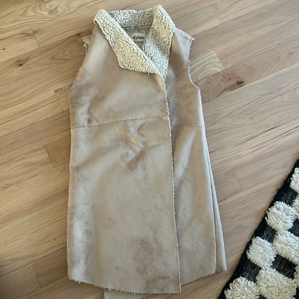 Dylan size small leather/fleece vest